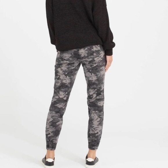 NEW SPANX- Stretch Mid Rise Twill Joggers - Picture 5 of 9